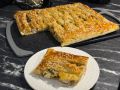 Невероятный слоеный пирог с курицей и грибами, который стоит попробовать