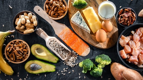 Что волосы просят у вашей тарелки: простые правила питания для густоты и блеска