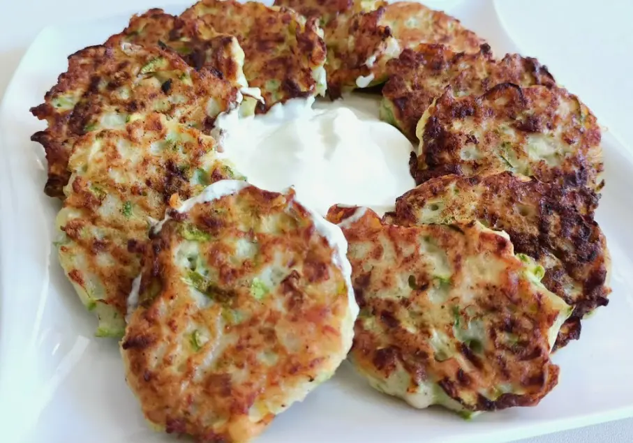 Нежные котлеты из кабачков: пошаговый рецепт с сыром