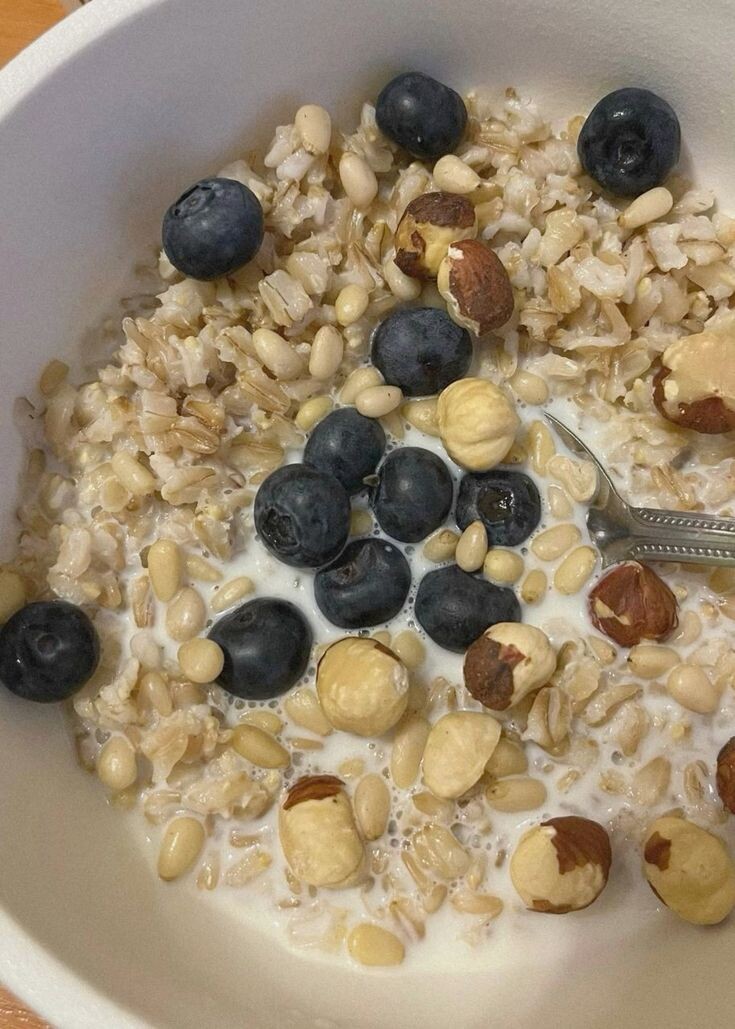 Почему ваш идеальный завтрак может вызывать усталость и дискомфорт?