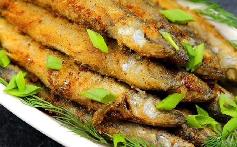 Как приготовить мойву без запаха и дыма: простой рецепт