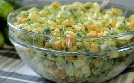 Салат с огурцами и кукурузой: идеальный летний рецепт для всей семьи