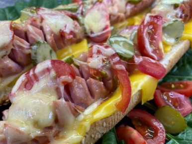 Необычные блюда из сосисок: 4 рецепта, которые удивят вас