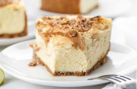 Ароматы осени на вашем столе: рецепт восхитительного чизкейка с яблоками