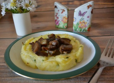 Насладитесь картофельными гнездами с белыми грибами