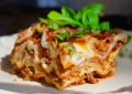 Гурманам на заметку: лазанья с мясным рагу и бешамель