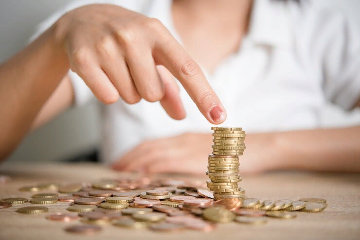 Почему откладывать 10% дохода стоит каждому: разоблачаем мифы