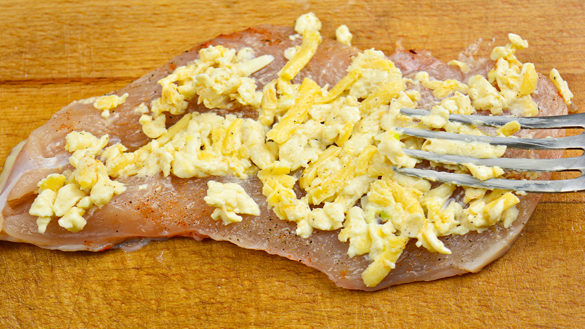 Нежные куриные рулетики с сыром, которые удивят ваших гостей