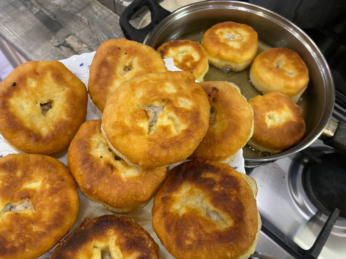 Вкус детства: секрет оригинальных беляшей без молока и масла