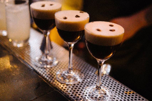 Эспрессо мартини: невероятный дуэт кофе и водки завоевывает мир