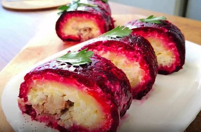 Необычная селедка под шубой: рулет с желатином для праздничного стола