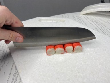 Удивительный салат с крабовыми палочками, который покорит ваше сердце