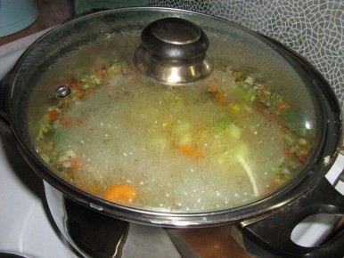 Три быстрых и бюджетных супа, которые можно сварить за 10 минут