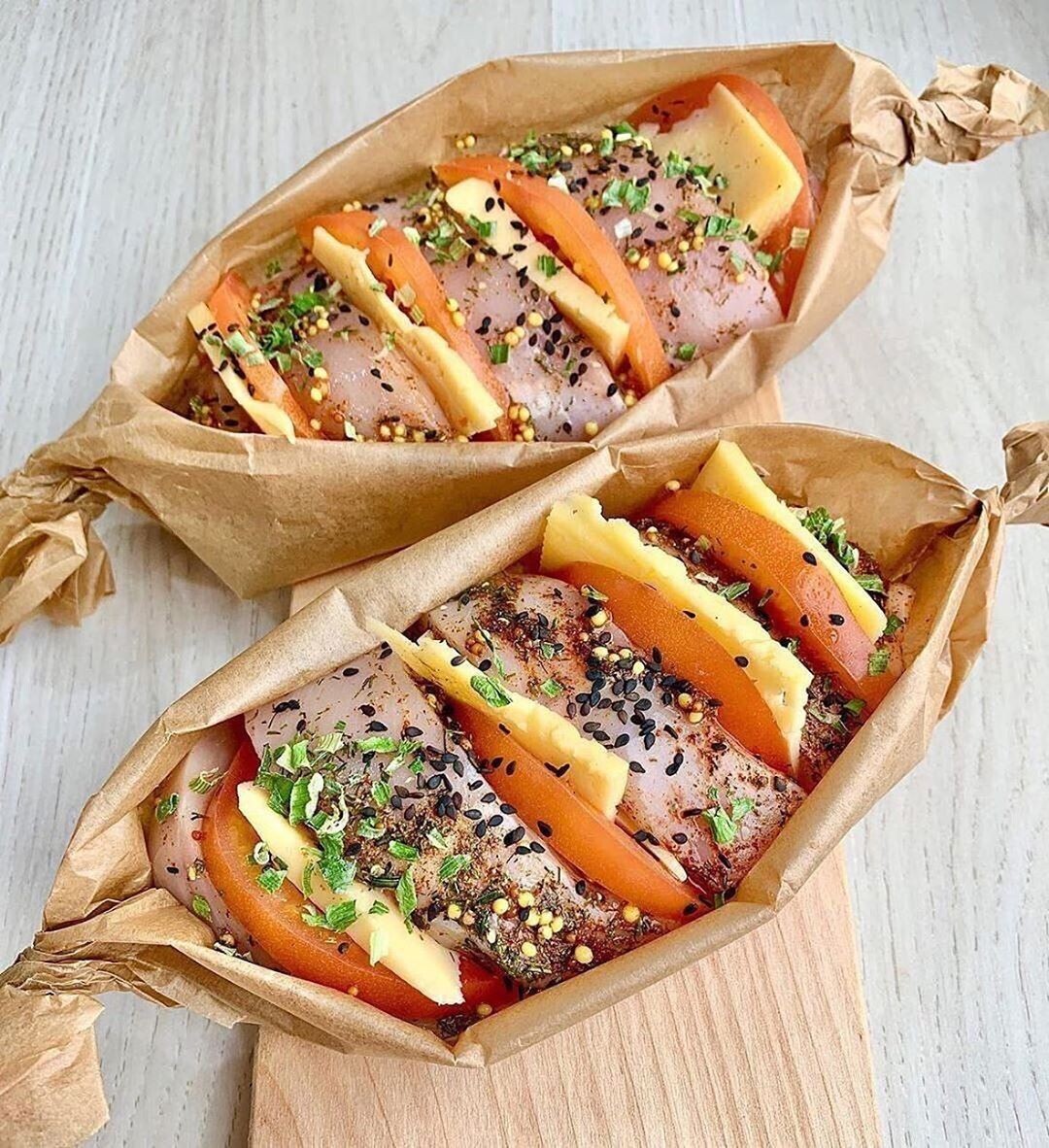 Вдохновляющий рецепт сочного куриного филе с помидорами и сыром