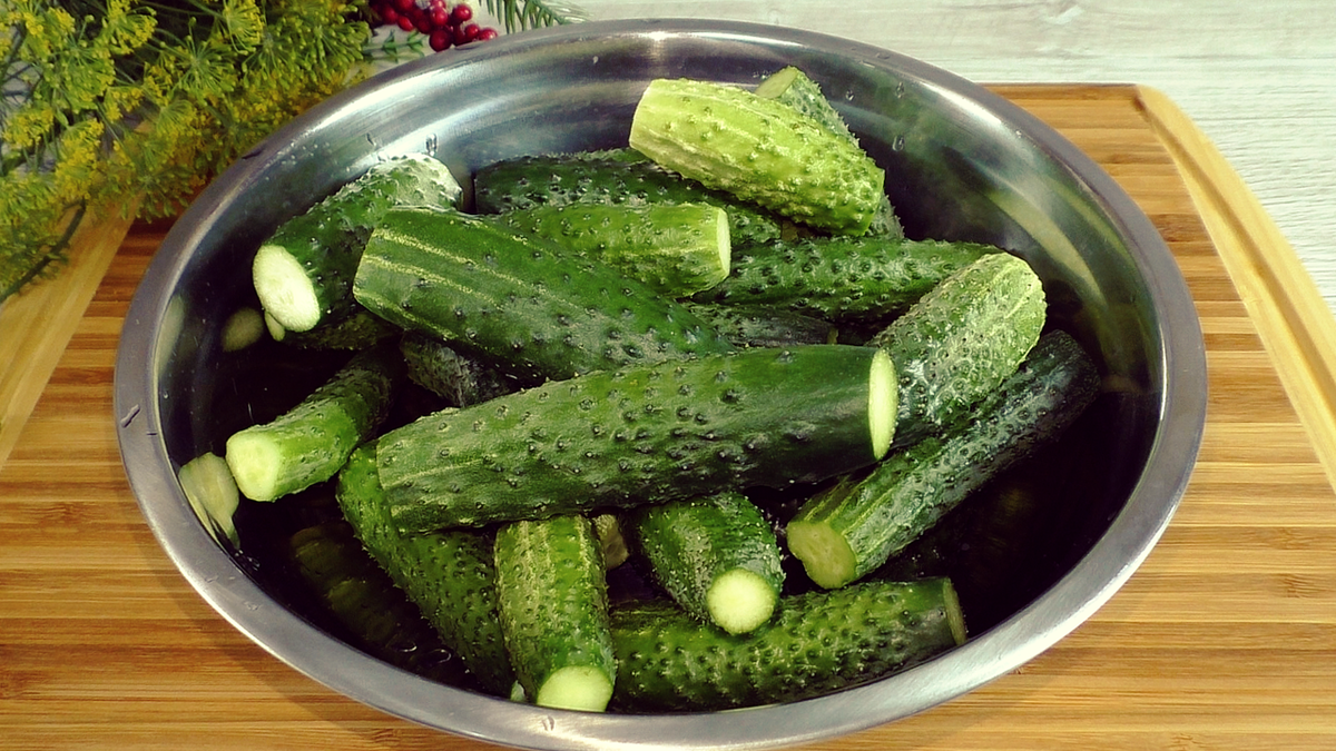 Кисло-сладкие маринованные огурцы на зиму: секреты хрустящего вкуса