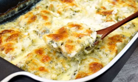 Нежная рыба под огуречно-сливочным соусом: простой и вкусный рецепт