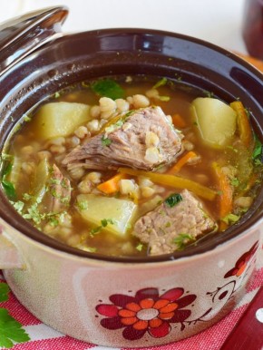 Сытный суп для холодного дня: как приготовить вкусный гречневый бульон с говядиной