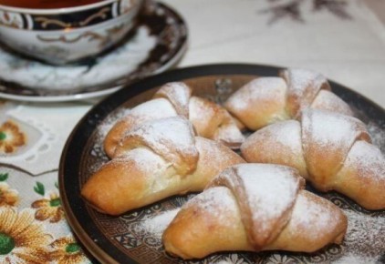 Удивительные дрожжевые рогалики с вареньем для всей семьи