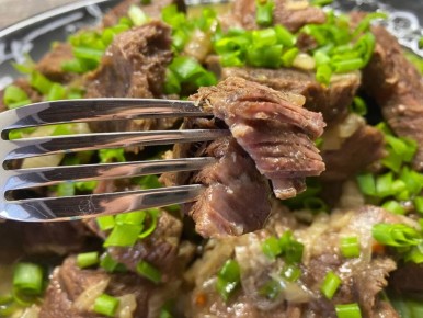 Простой и вкусный новогодний рецепт мяса с минимальными усилиями