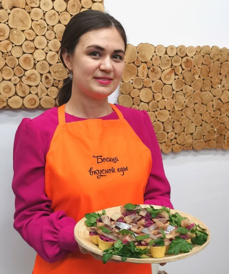 Сытное блюдо за полчаса: куриное филе с картофелем под сливочным соусом