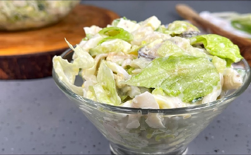 Легкий ужин: салат, который вдохновляет на кулинарные эксперименты