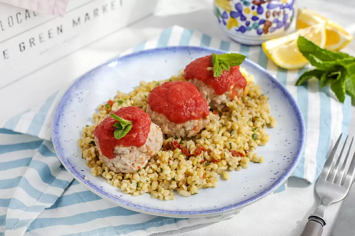 Митболы из кролика с булгуром: вкусное и полезное решение для обеда