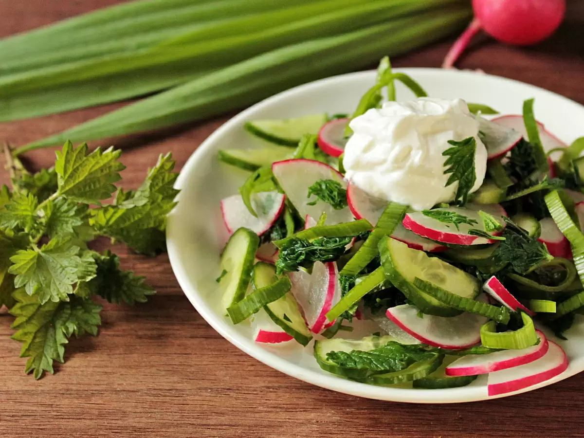 Летний салат: свежесть дачи в каждой порции