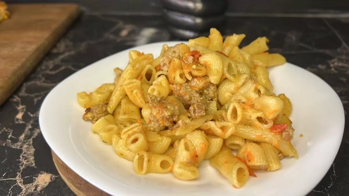 Макароны с фаршем на сковороде