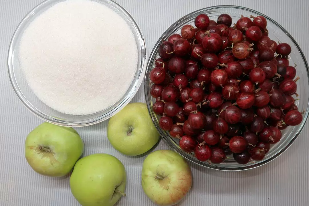 Компот из крыжовника с яблоками на зиму