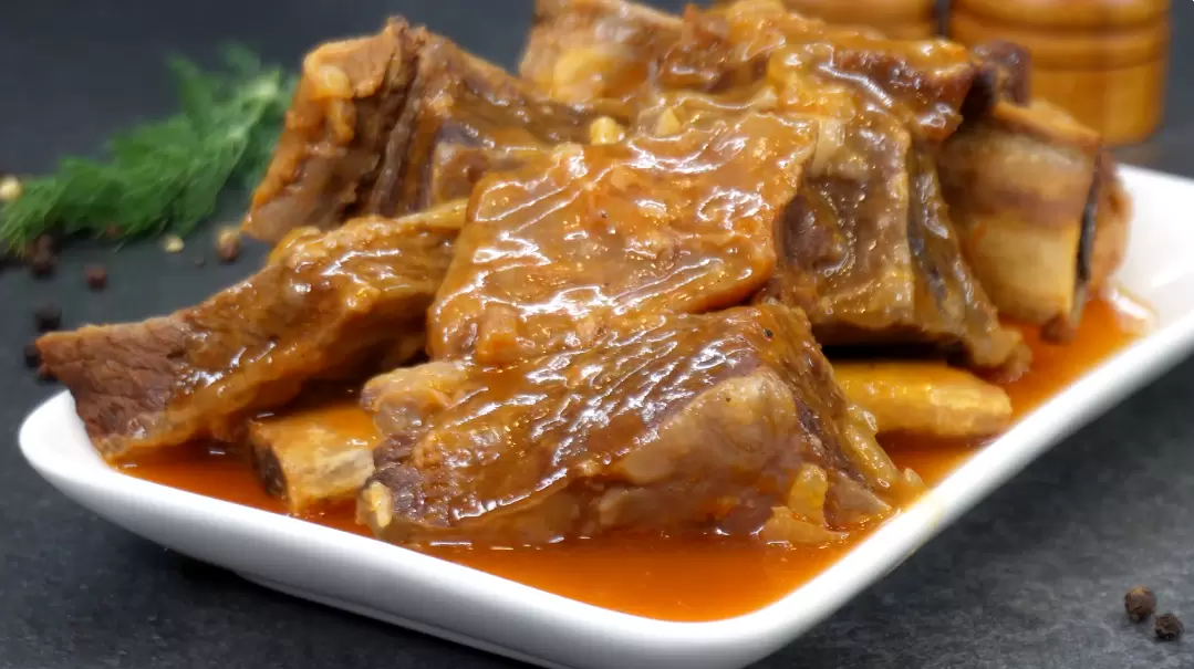 Нежные говяжьи ребрышки на вашем столе: просто и вкусно