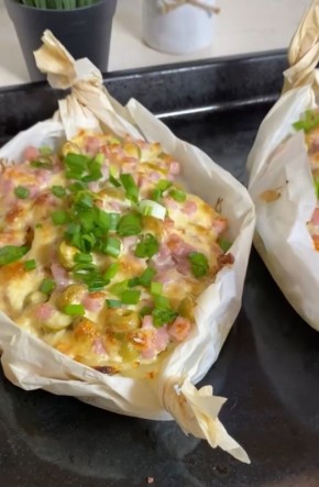 Запеченная картошка с оригинальной начинкой: быстро и вкусно!