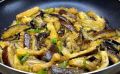 Жареные баклажаны с перцем и чесноком: удивительный овощной рецепт