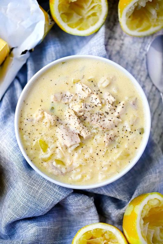 Греческий куриный суп с лимоном и яйцом